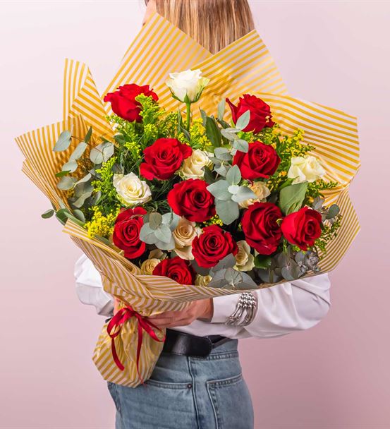 Rana Serisi Golden Romance Kırmızı Beyaz Gül Buket